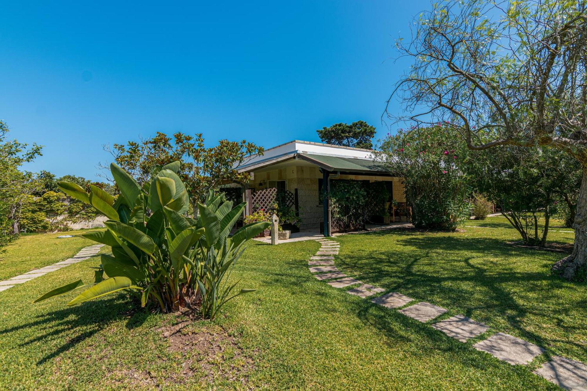 Bio Agriturismo Salos 阿利米尼 外观 照片